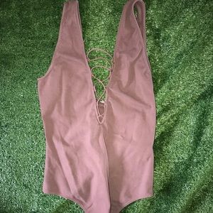 ✨ARITZIA BODYSUIT✨